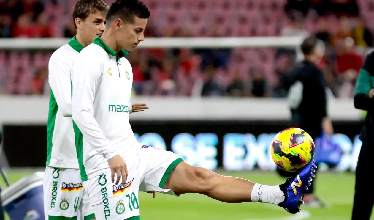 James Rodríguez en el entrenamiento del Club León