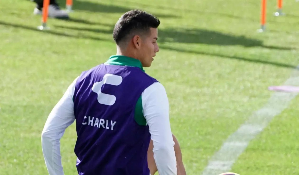 James Rodríguez entrenamiento con León