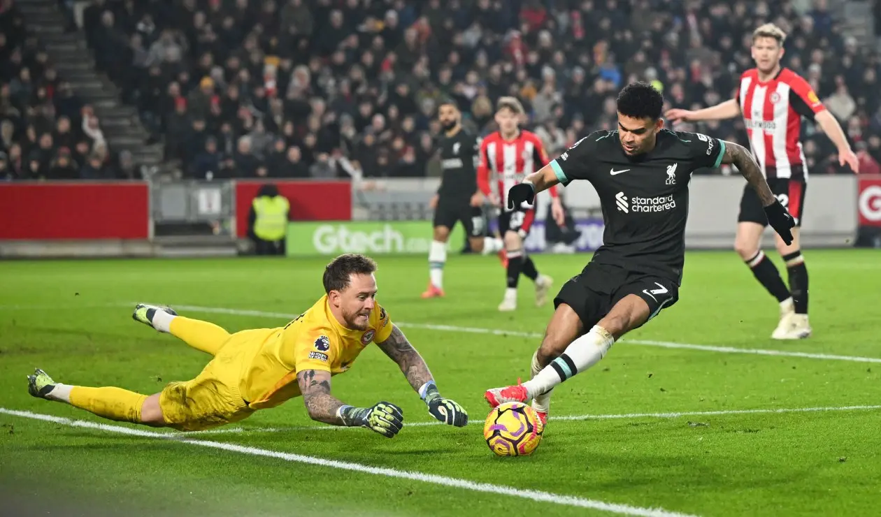 Luis Díaz en Brentford vs Liverpool
