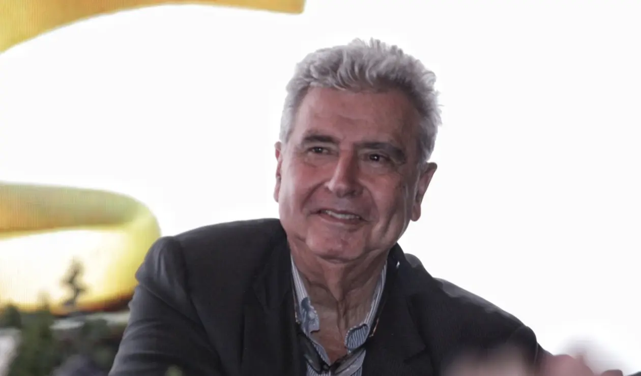 Fernando Molina deja la Presidencia de RCN Radio.