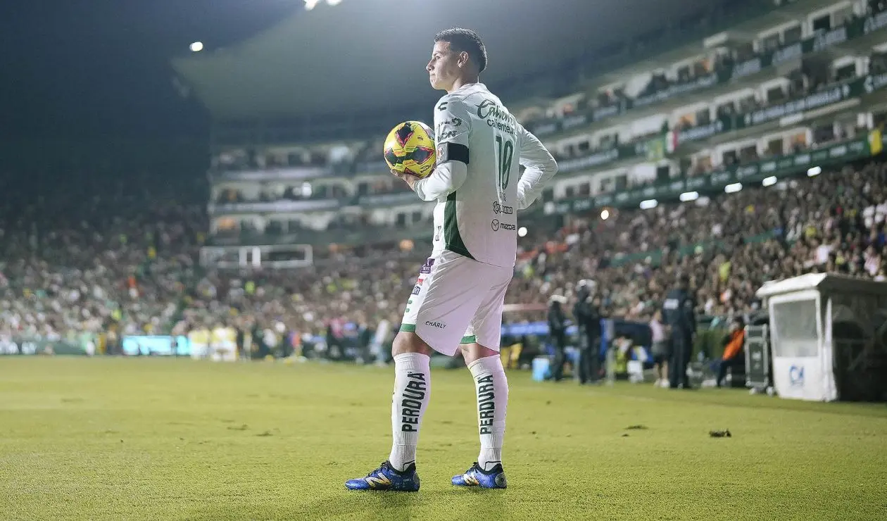 James Rodríguez con León
