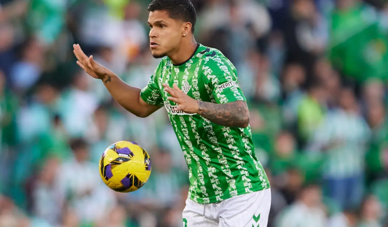 Juan Camilo Hernández con el Betis