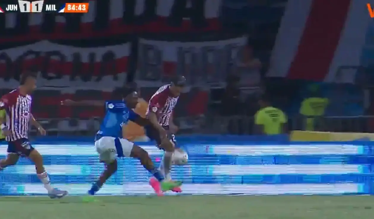 Penal a Teo Gutiérrez Vs Millonarios