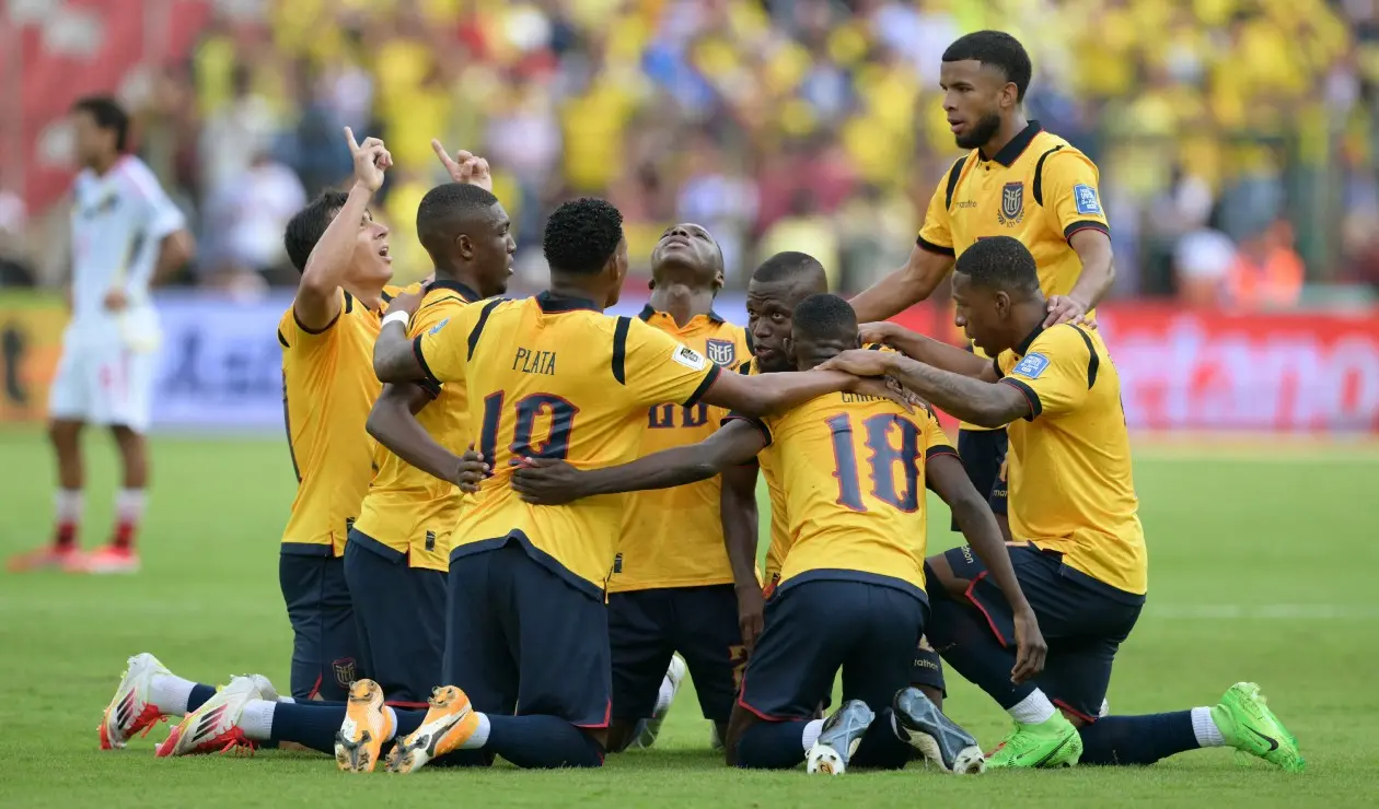 Selección de Ecuador celebra gol vs Venezuela en las Eliminatorias