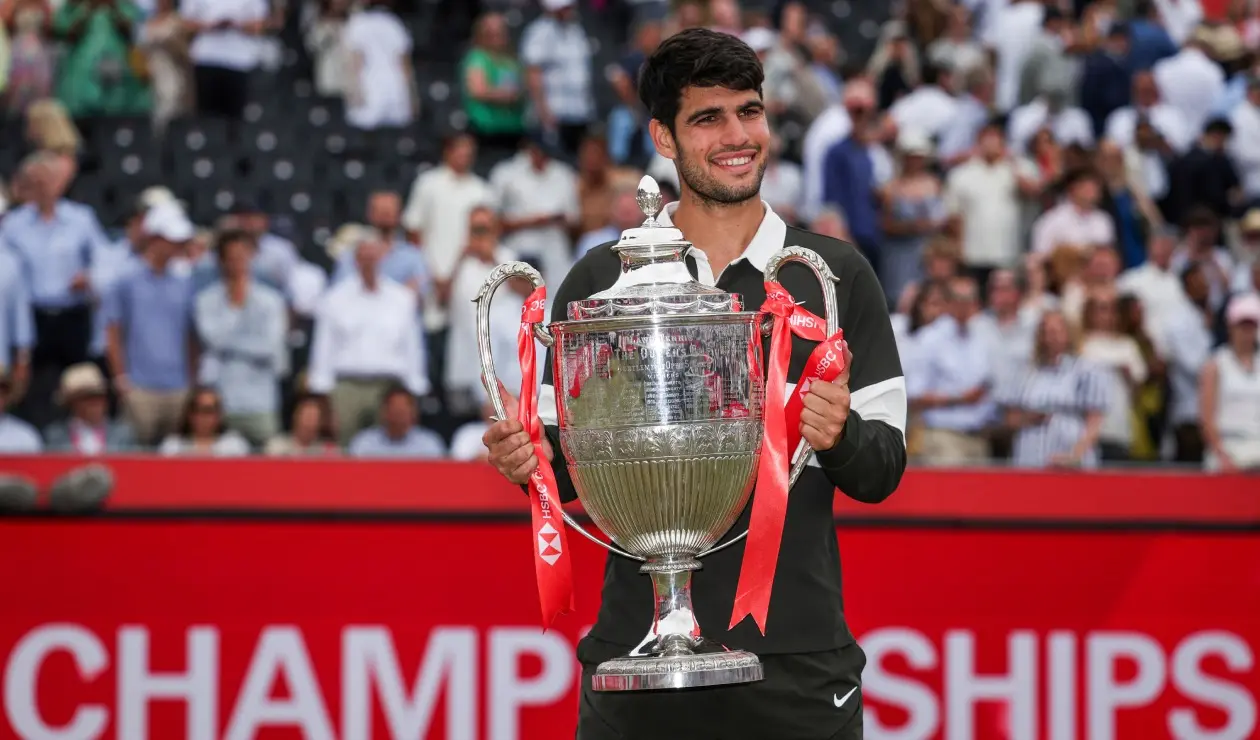 Carlos Alcaraz ganó Queen's