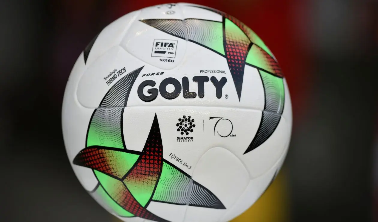 Balón del fútbol colombiano