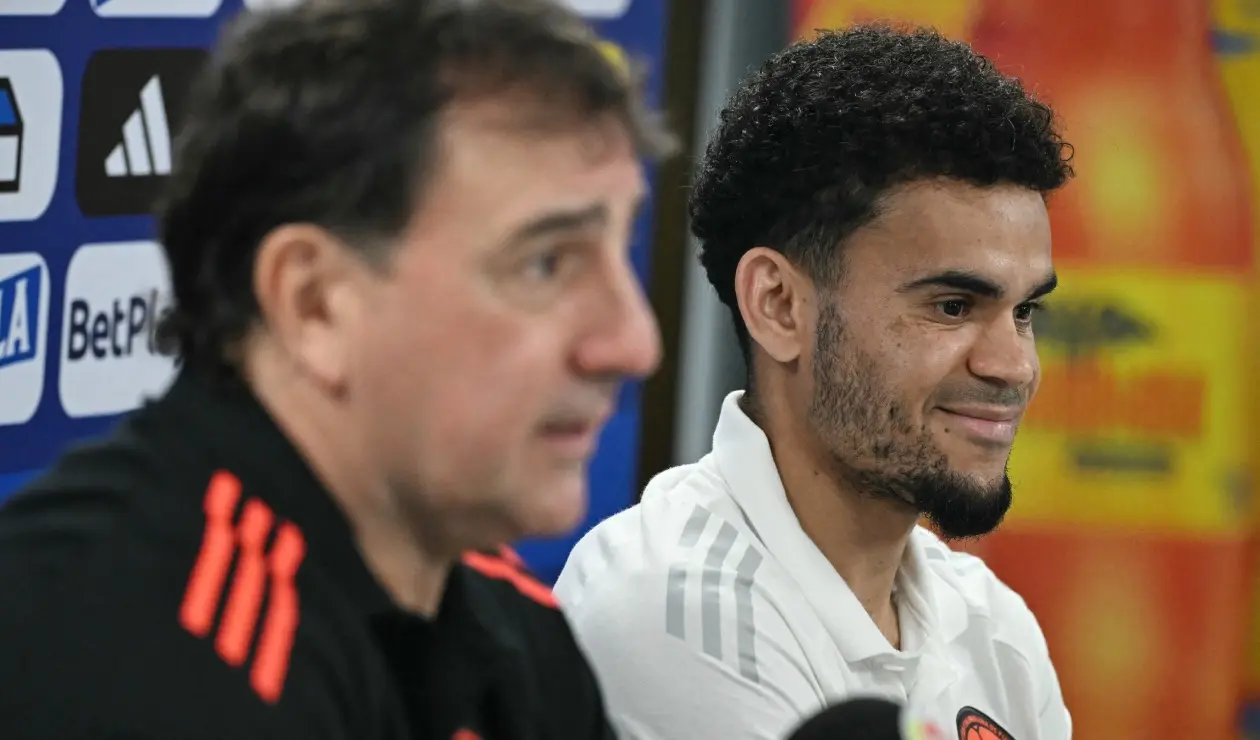 Néstor Lorenzo y Luis Díaz en la rueda de prensa de Selección Colombia