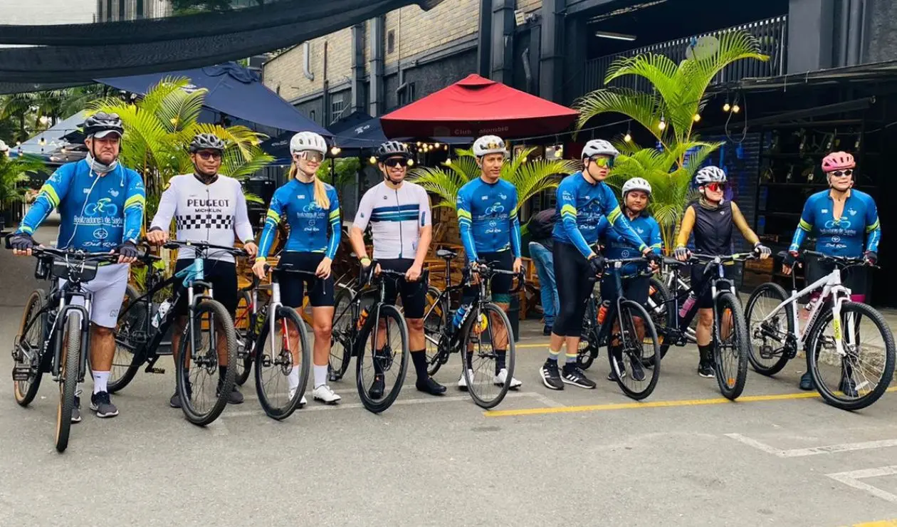Ciclistas evento Fundación Dulce Hogar