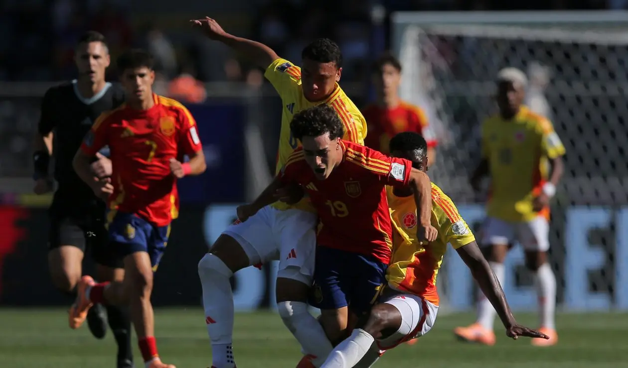 España anotó dos goles a Colombia en tres minutos 