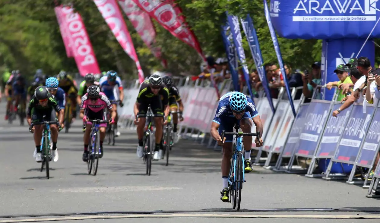 Ómar Mendoza, corredor del Team Medellín, en la primera etapa del Clásico RCN