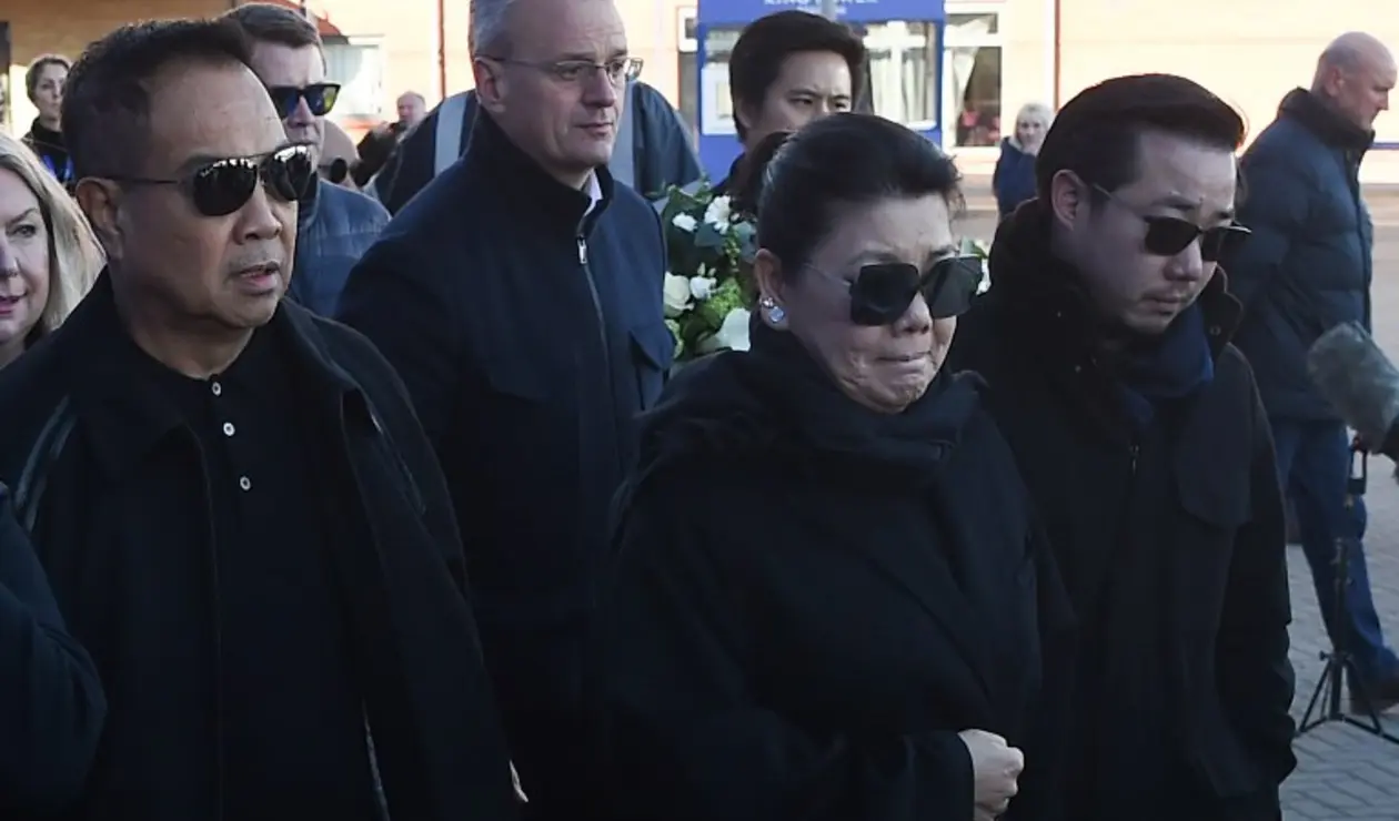 Homenaje al presidente del Leicester, Vichai Srivaddhanaprabha. Thumbnail
