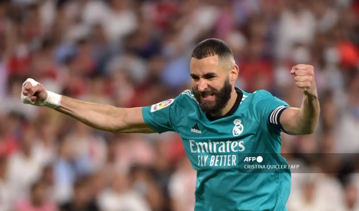 Karim Benzema, celebrando el gol de la remontada del Real Madrid ante Sevilla.