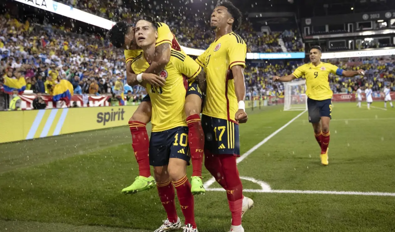 Jugadores de la Selección Colombia celebrando un gol ante Guatemala
