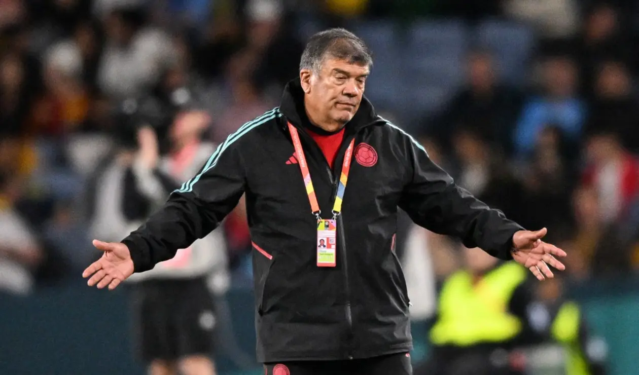 Nelson Abadía cuando era técnico de la selección Colombia femenina