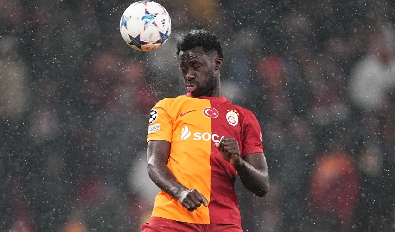Davinson Sánchez con el Galatasaray