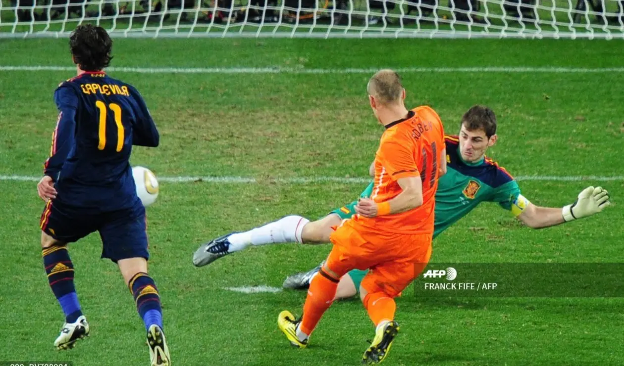 Íker Casillas, Arjen Robben