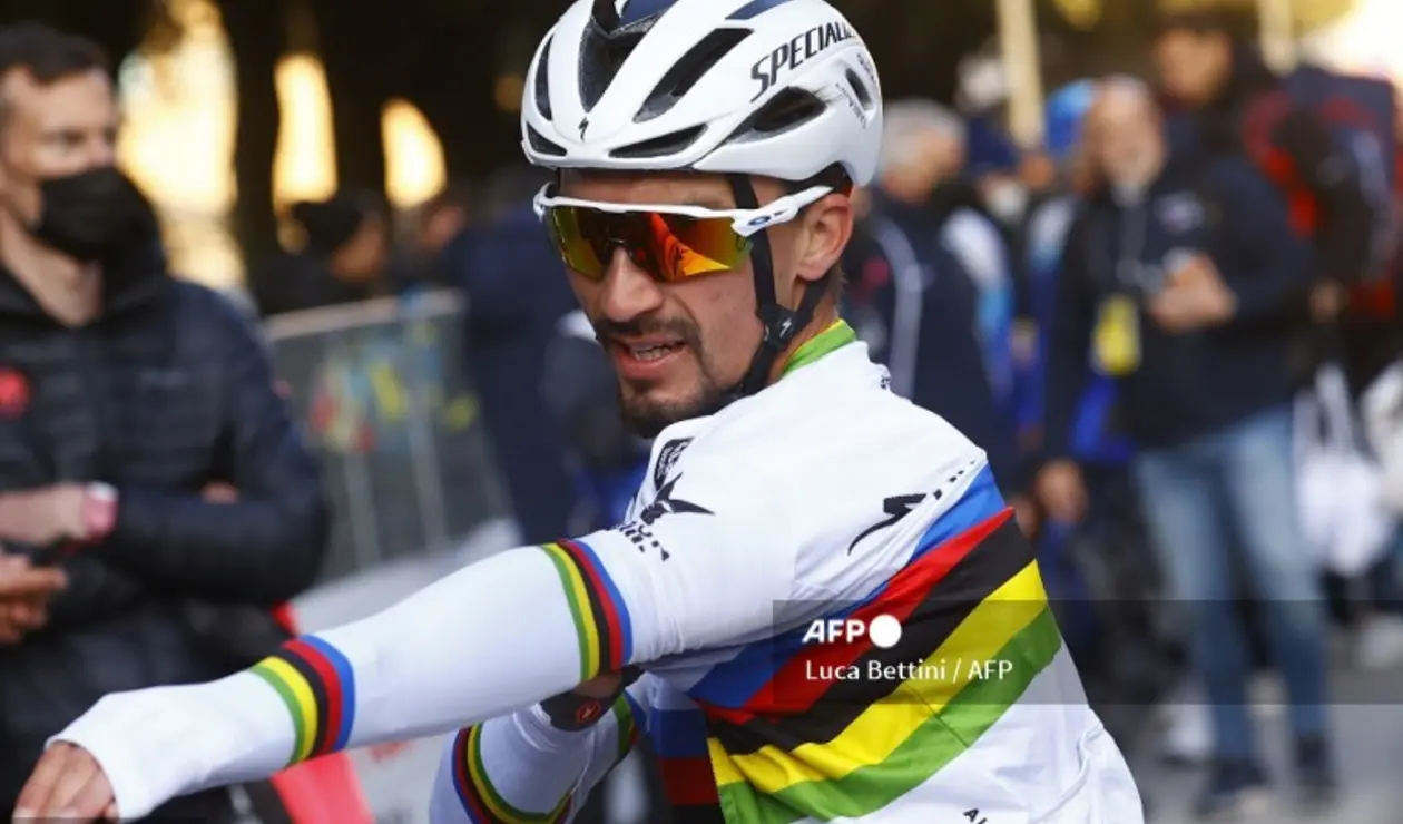 Alaphilippe en su participación en la Tirreno Adriático 2022.