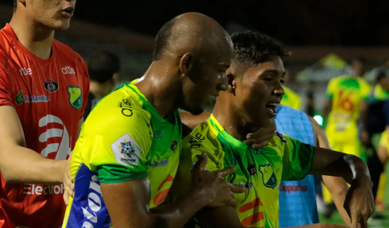 Atlético Huila se mantuvo en primera división, a pesar del mal arranque de semestre
