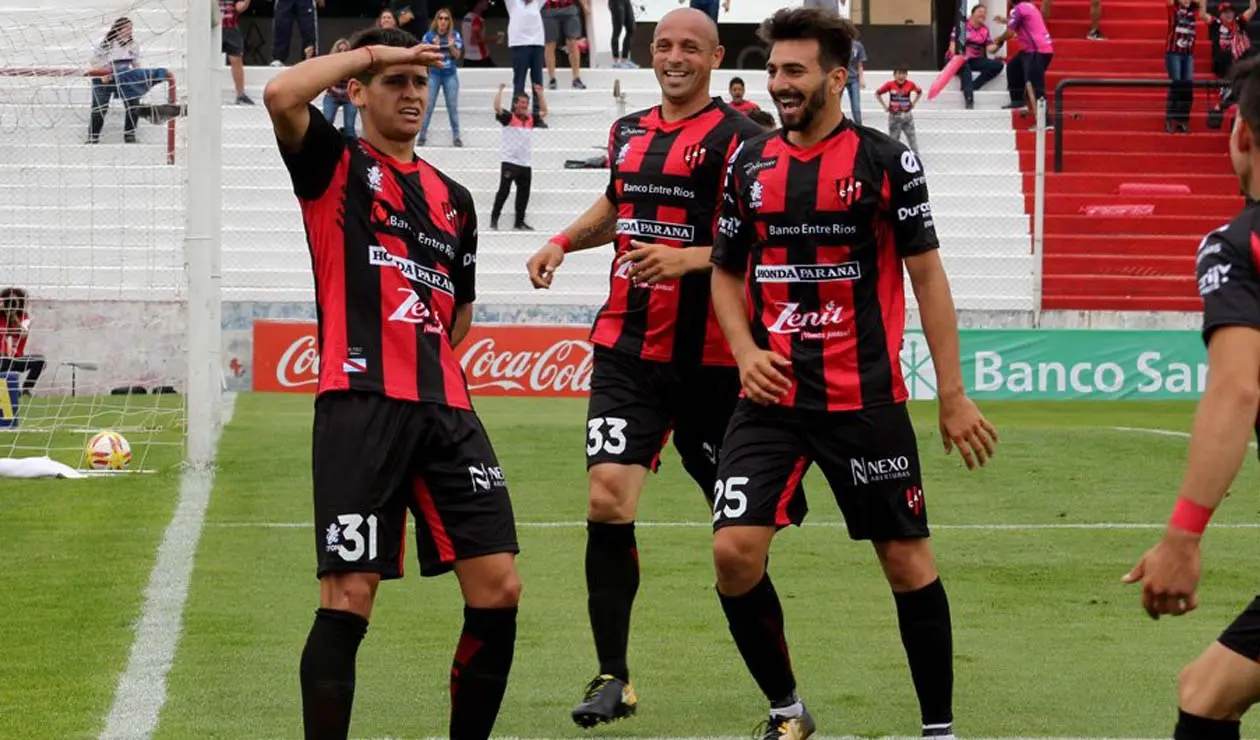 Facundo Barceló, delantero de Patronato
