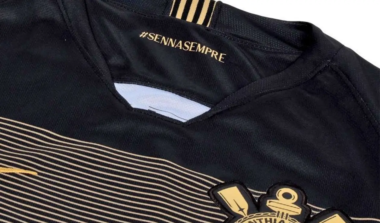 Camiseta de Corinthians en homenaje a Ayrton Senna