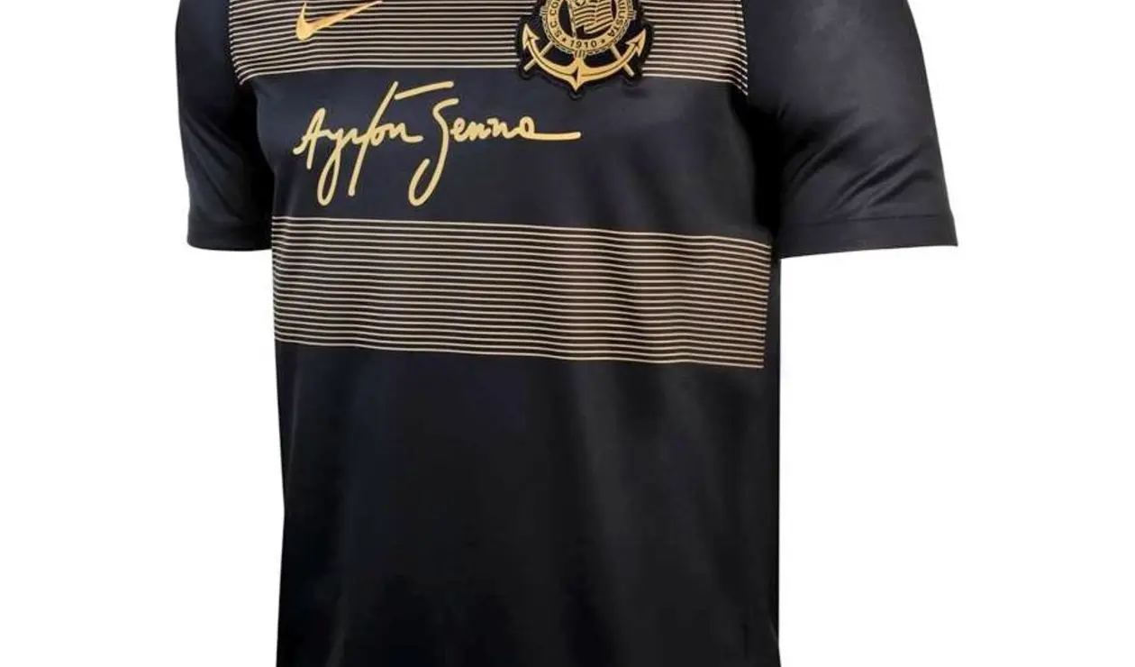Camiseta de Corinthians en homenaje a Ayrton Senna