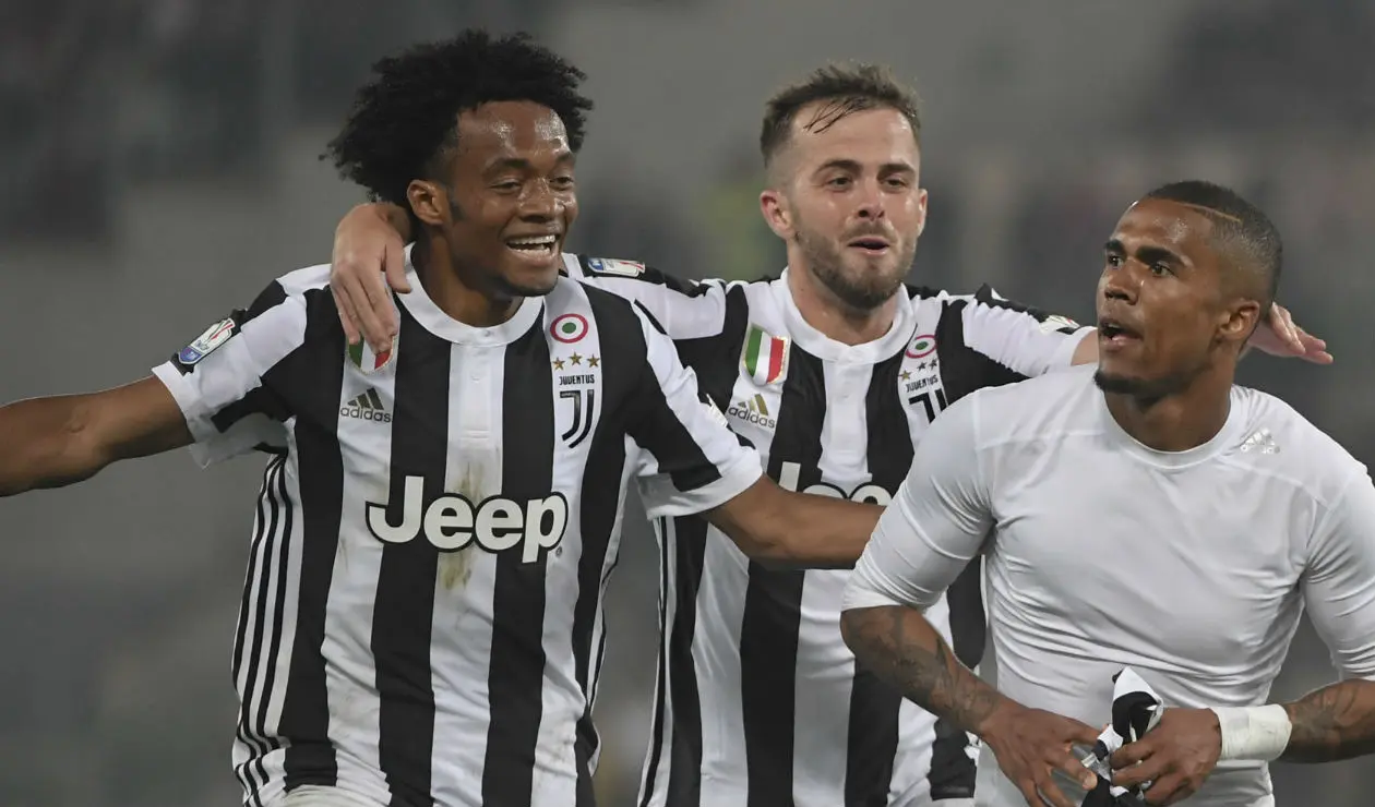 Juan Guillermo Cuadrado, Miralem Pjanic y Douglas Costa