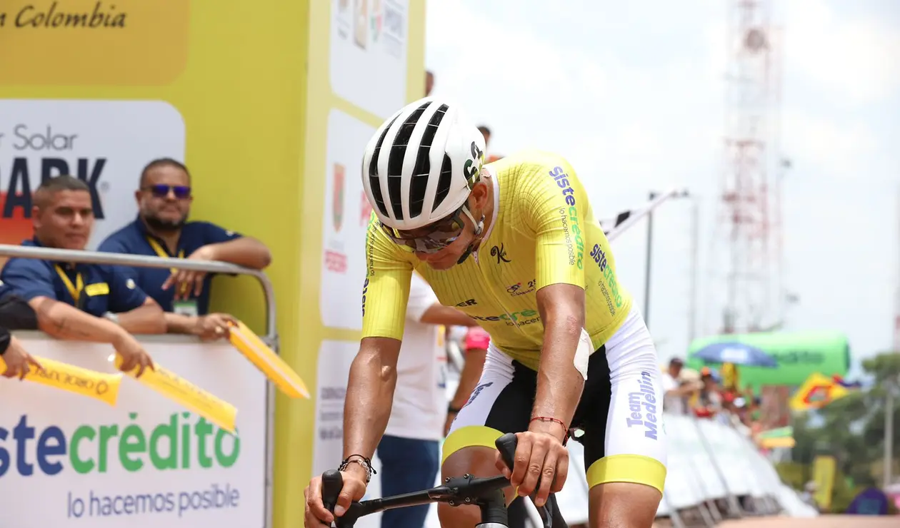 Diego Camargo del Team Medellín, ganador del clásico RCN 2025