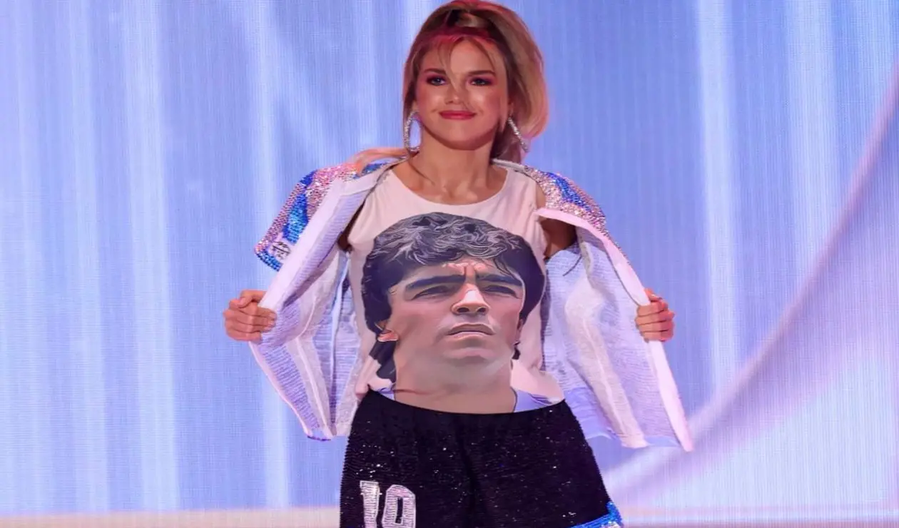 Homenaje de Maradona en Mis Universo