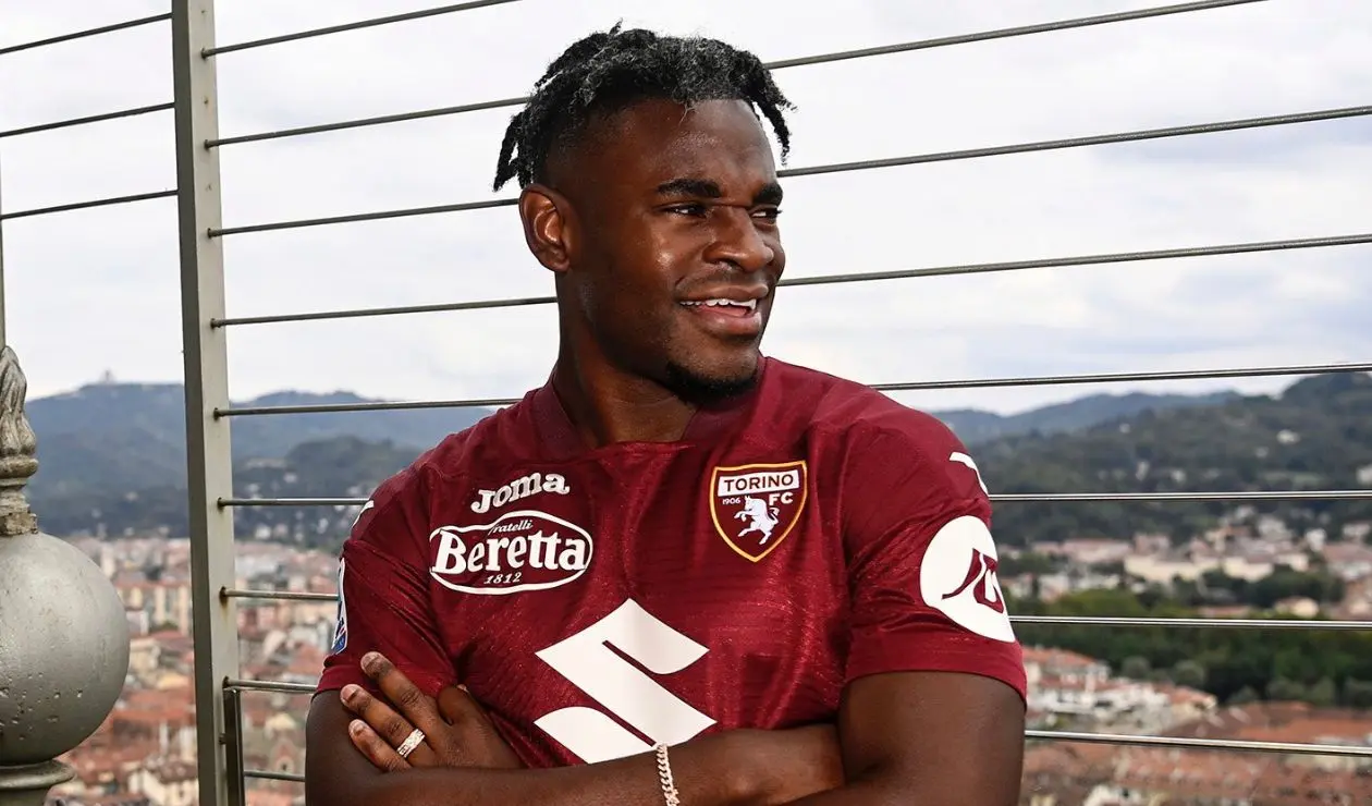 Duván Zapata con el Torino