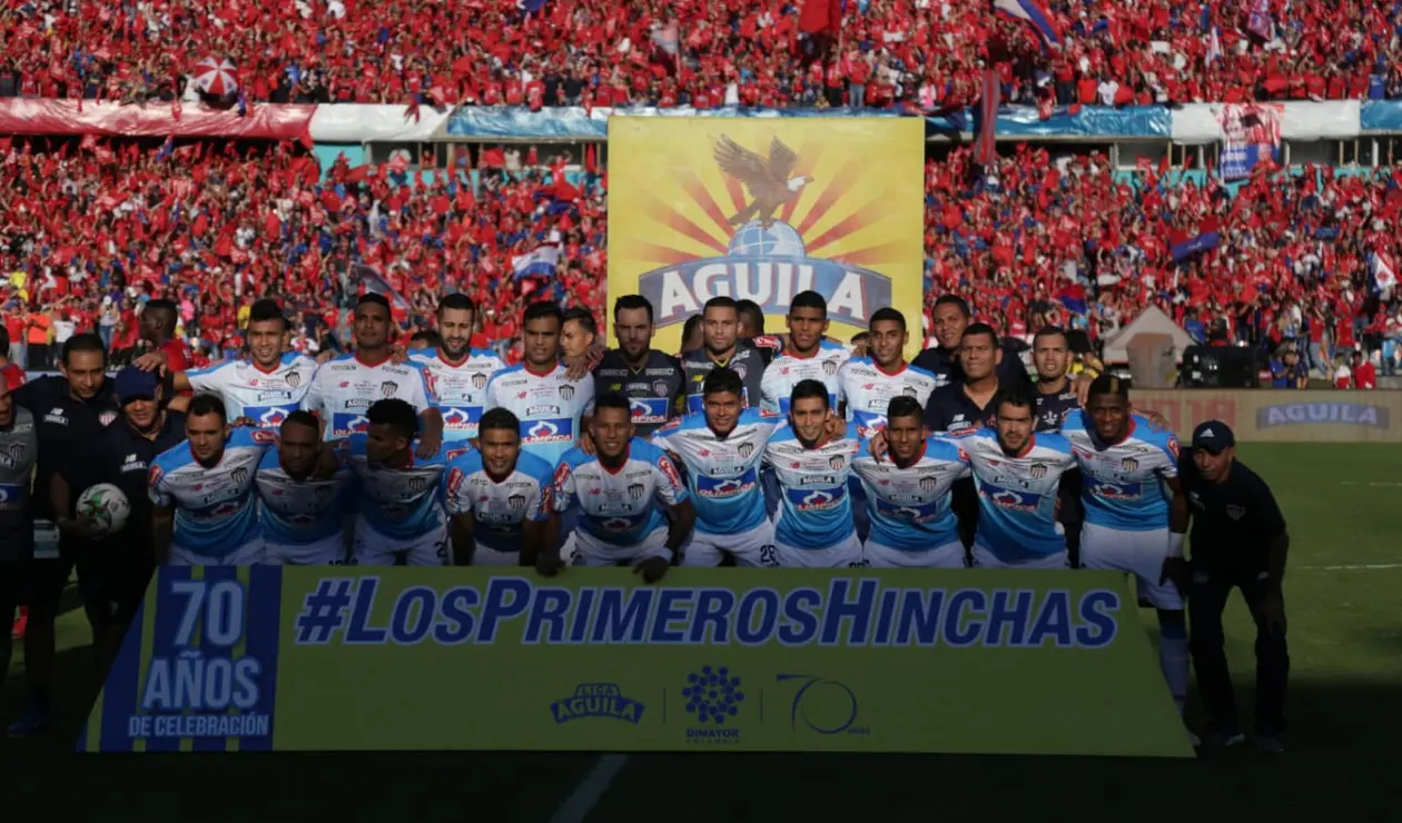 Formación del Junior antes de la finalísima ante el Independiente Medellín