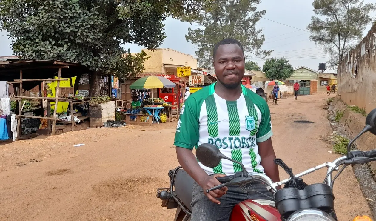 Hincha de Nacional en Uganda
