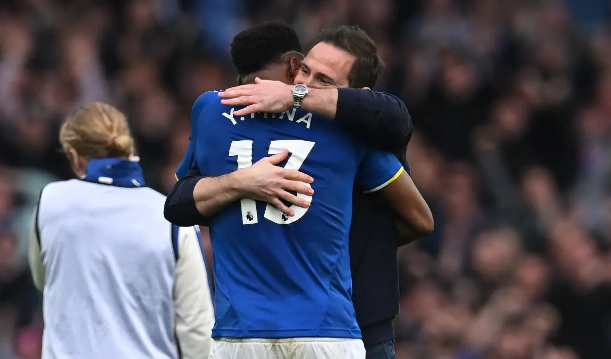 Frank Lampard y Yerry Mina