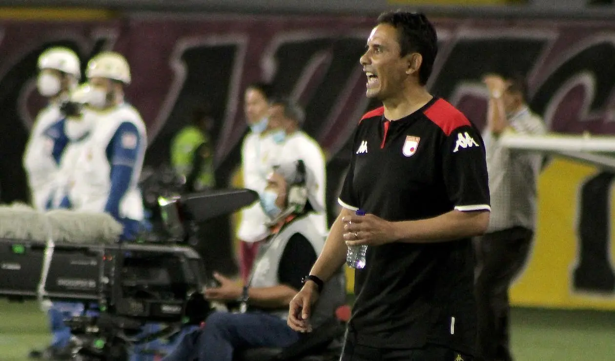 Grigori Méndez, entrenador de Santa Fe