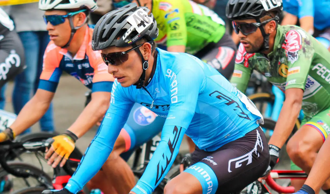 Heiner Parra se convirtió en líder de la Vuelta a Colombia. 