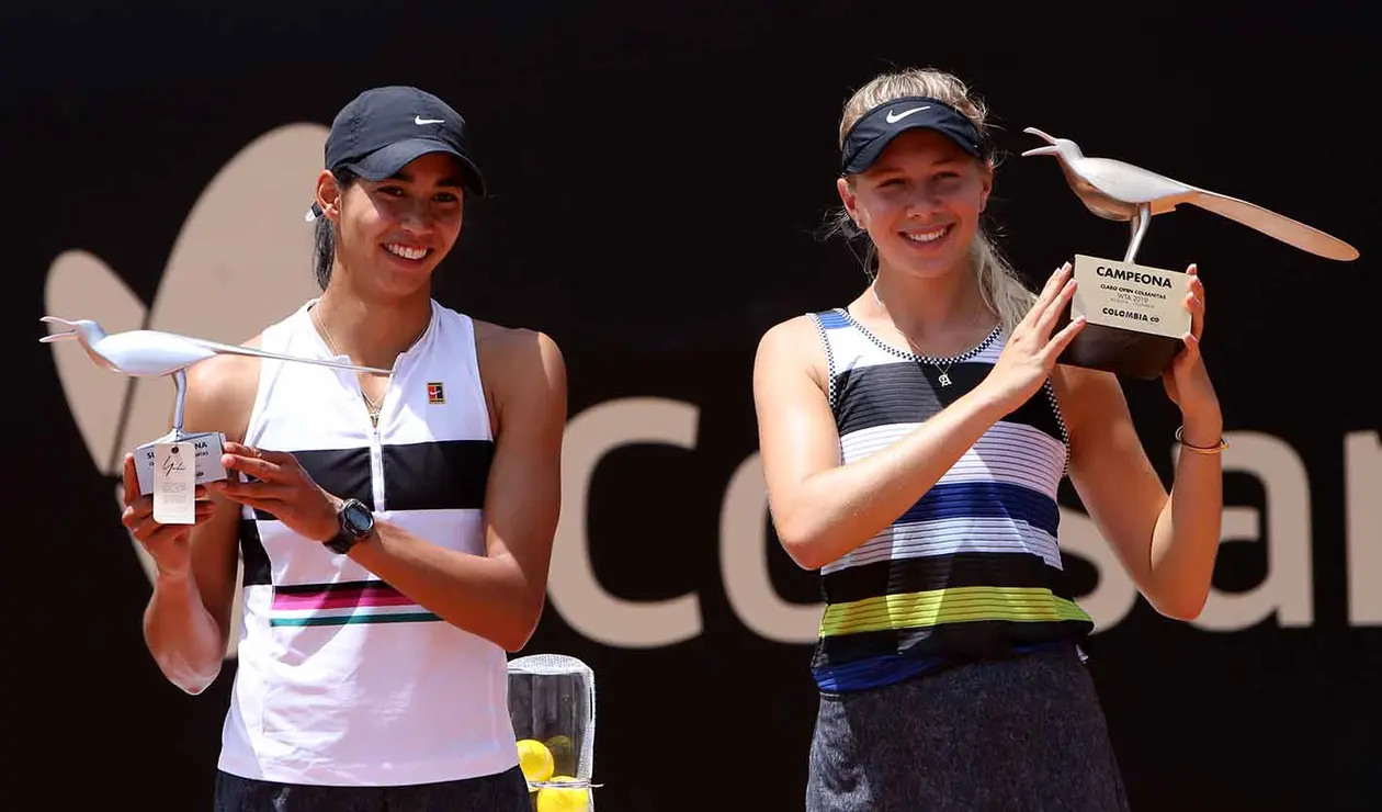 La australiana Astra Sharma  y la la estadounidense Amanda Anisimova