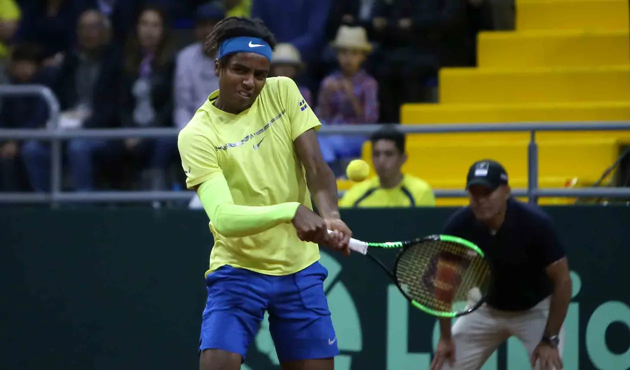  Elias Ymer (Suecia) cayó en dos sets ante Santiago Giraldo en la Copa Davis