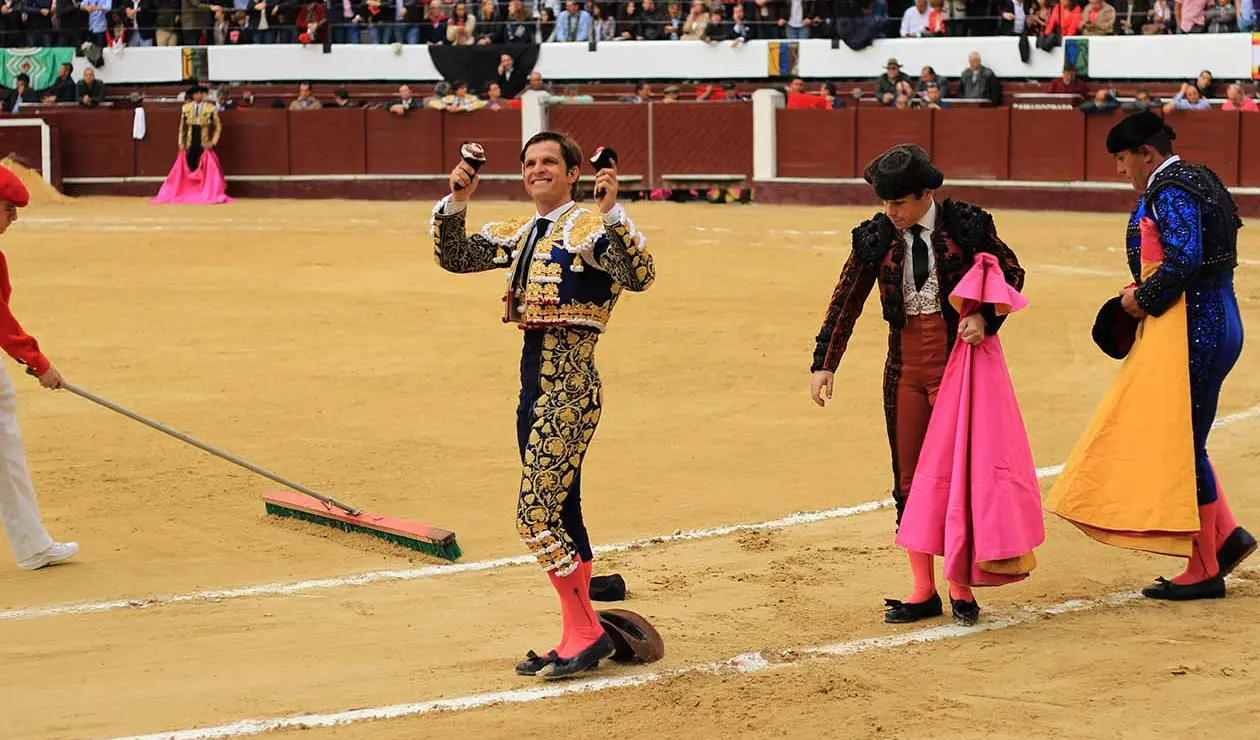 Primera corrida de la temporada en la Santamaría