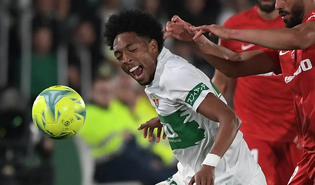 John Mojica con el Elche en la liga española