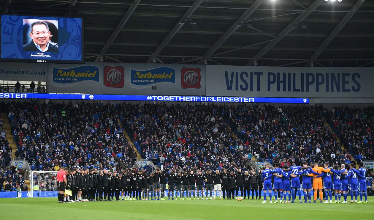 Cardiff vs Leicester City - Homenaje a Vichan Srivaddhanaprabha