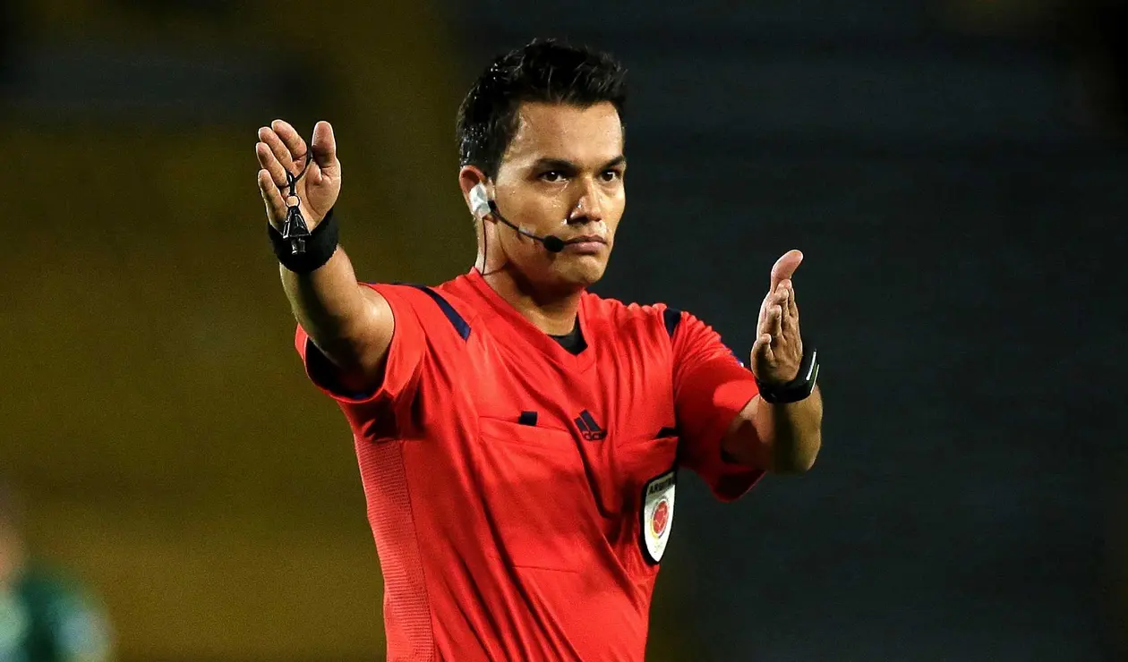Nicolás Gallo, árbitro criticado en la Liga Betplay