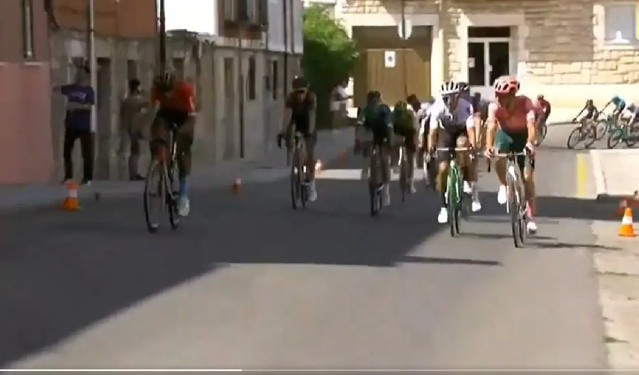 Fanático en el Giro con la camiseta del Café de Colombia