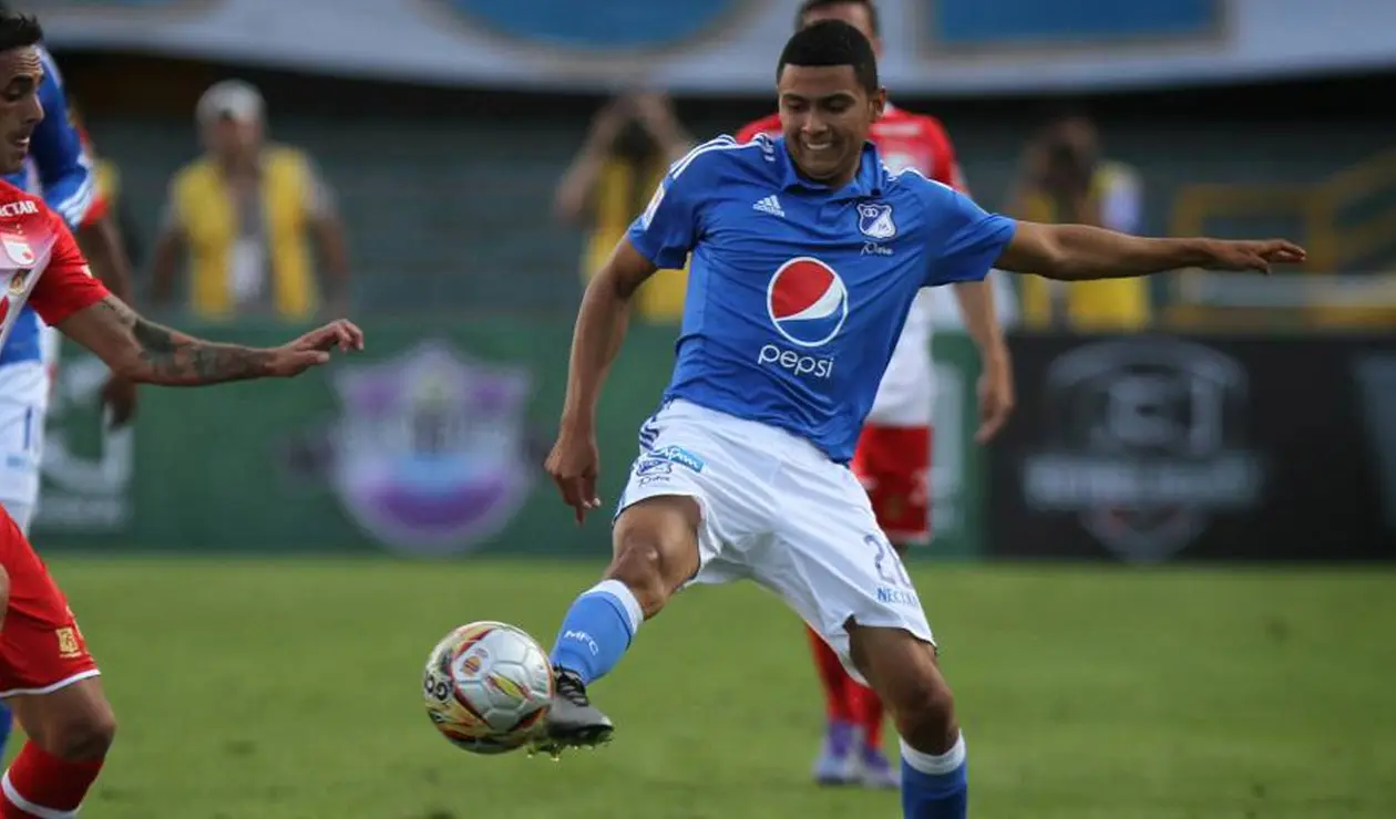 Stiven Vega jugando con Millonarios