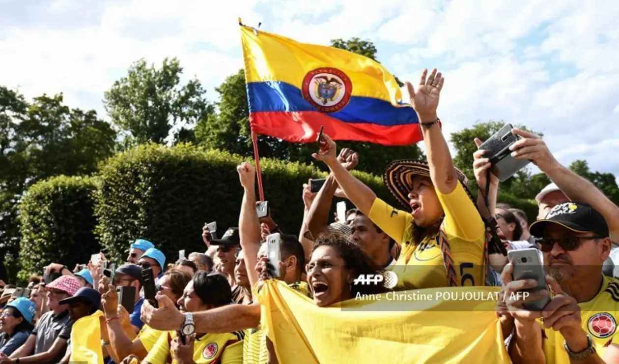 Tour de Francia - Egan Bernal, paseo por Los Campos Elíseos 