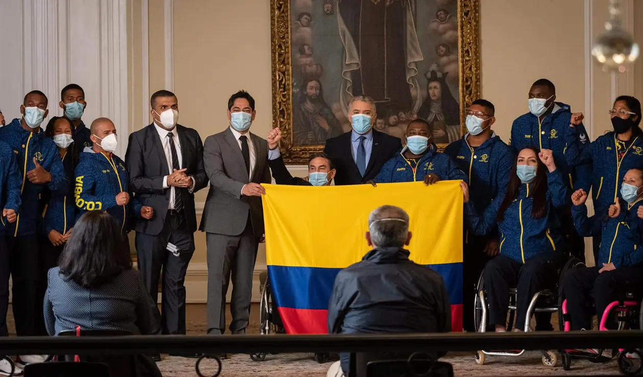 El Presidente Duque entregó el Pabellón Nacional a los deportistas que representarán a Colombia en los Juegos Paralímpicos Tokio 2020. 