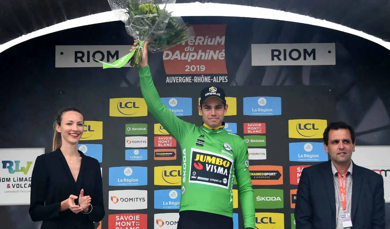Wout van Aert, ciclista belga, tras caer en la crono individual, en el Tour de Francia