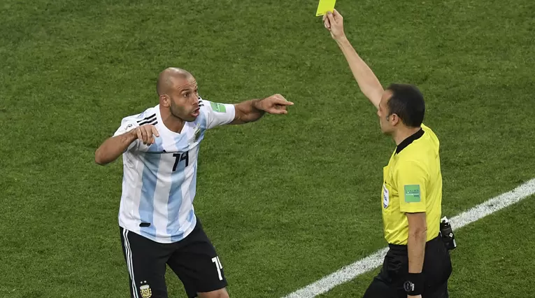Javier Mascherano provocó la pena máxima en el empate de Argentina-Nigeria