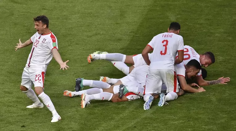 Serbia derrotó en su debut mundialista a Costa Rica