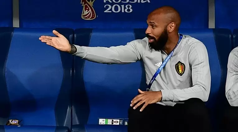 Thiery Henry asistente técnico de Martínez en la selección del Bélgica en el juego ante Francia. 