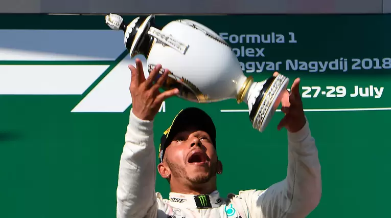 Lewis Hamilton celebra su victoria en el Gran Premio de Hungría de Fórmula 1