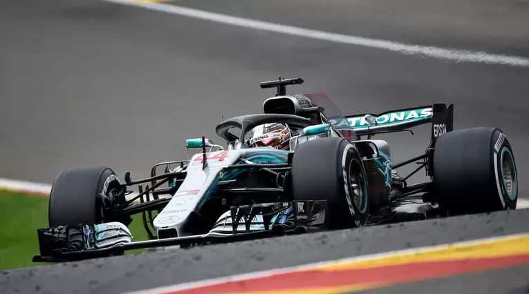 Lwis Hamilton en la vuelta que le dio la 'pole' en el Gran Premio de Bélgica de Fórmula 1